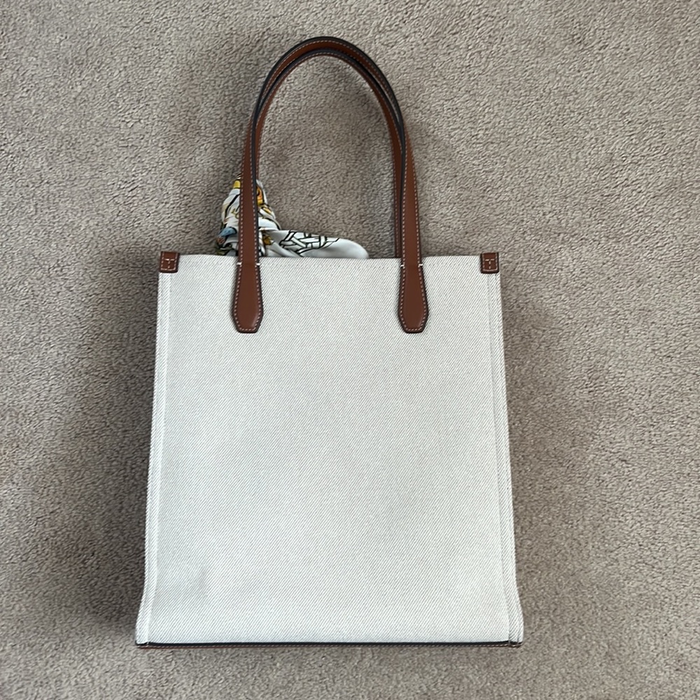Tory Burch - Picture 2 of 7